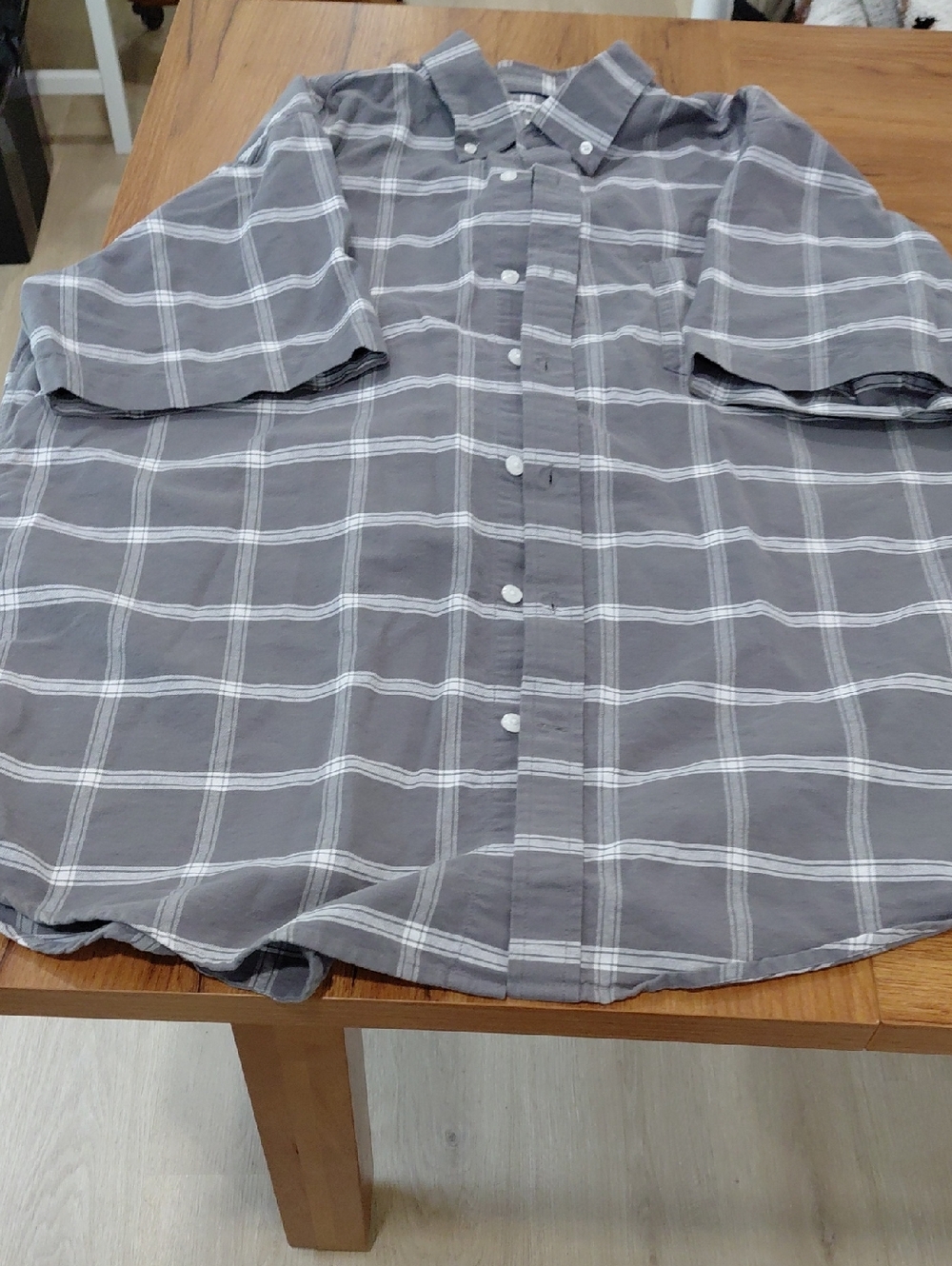 Amazon Essentials Gray Plaid Button-Down Shirt